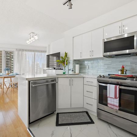 Modern 2-Bedroom Condo W Floor To Ceiling Windows Toronto Eksteriør bilde