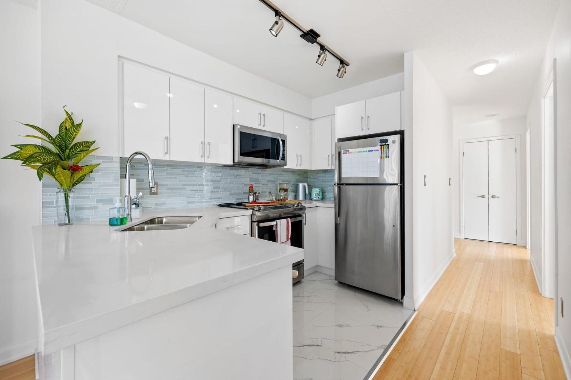 Modern 2-Bedroom Condo W Floor To Ceiling Windows Toronto Eksteriør bilde
