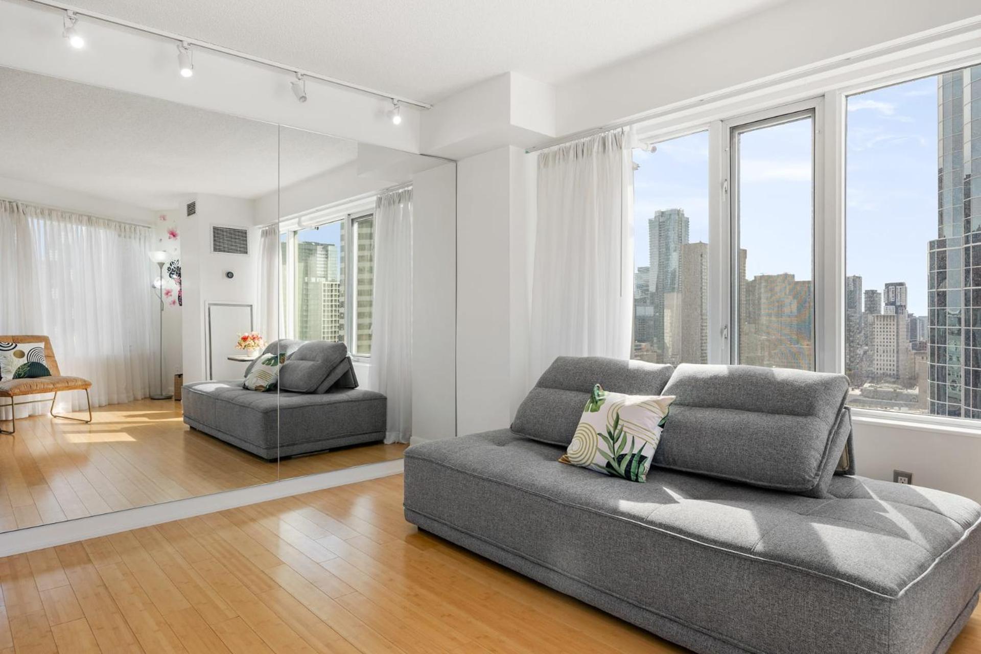 Modern 2-Bedroom Condo W Floor To Ceiling Windows Toronto Eksteriør bilde