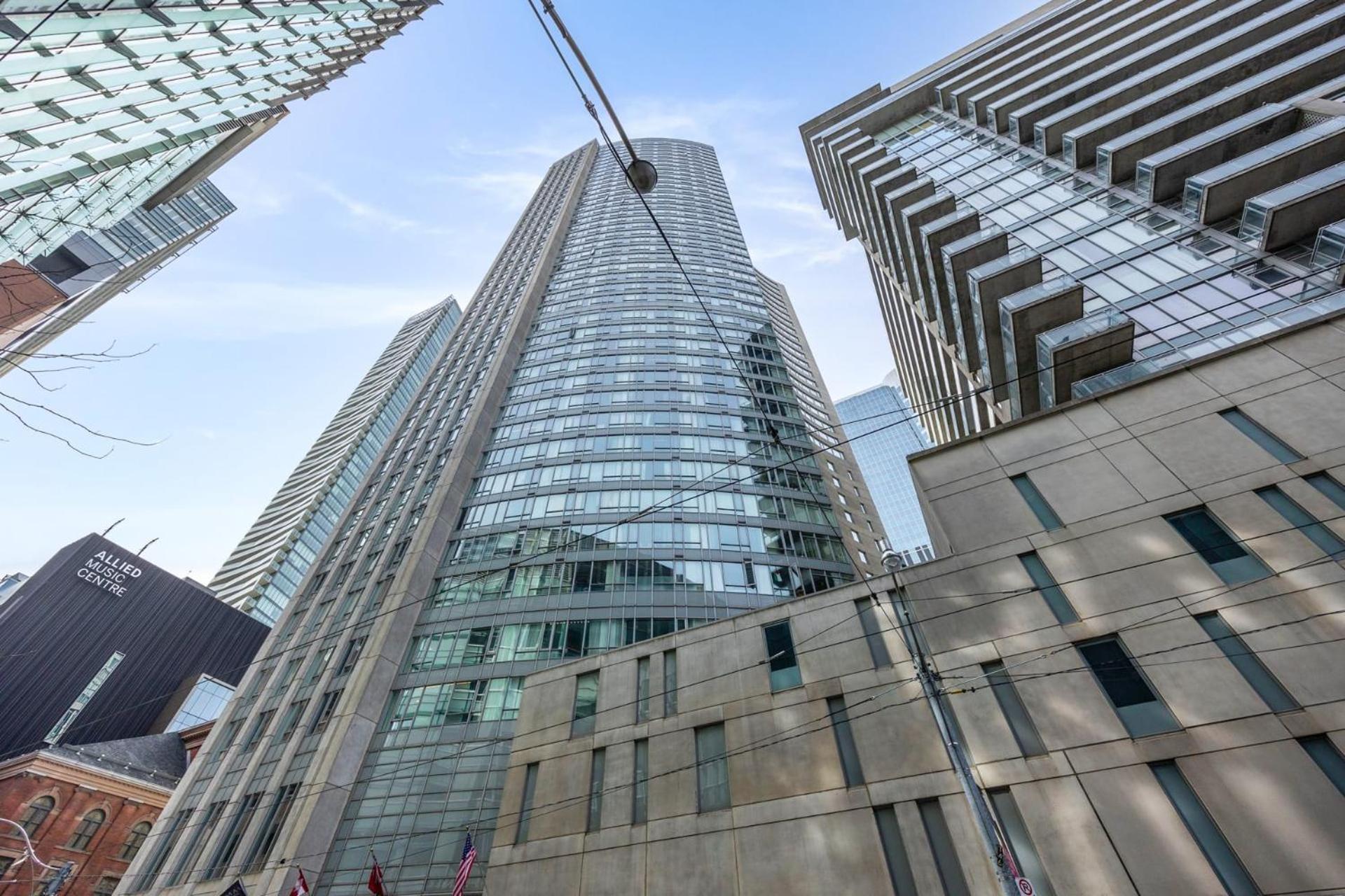 Modern 2-Bedroom Condo W Floor To Ceiling Windows Toronto Eksteriør bilde